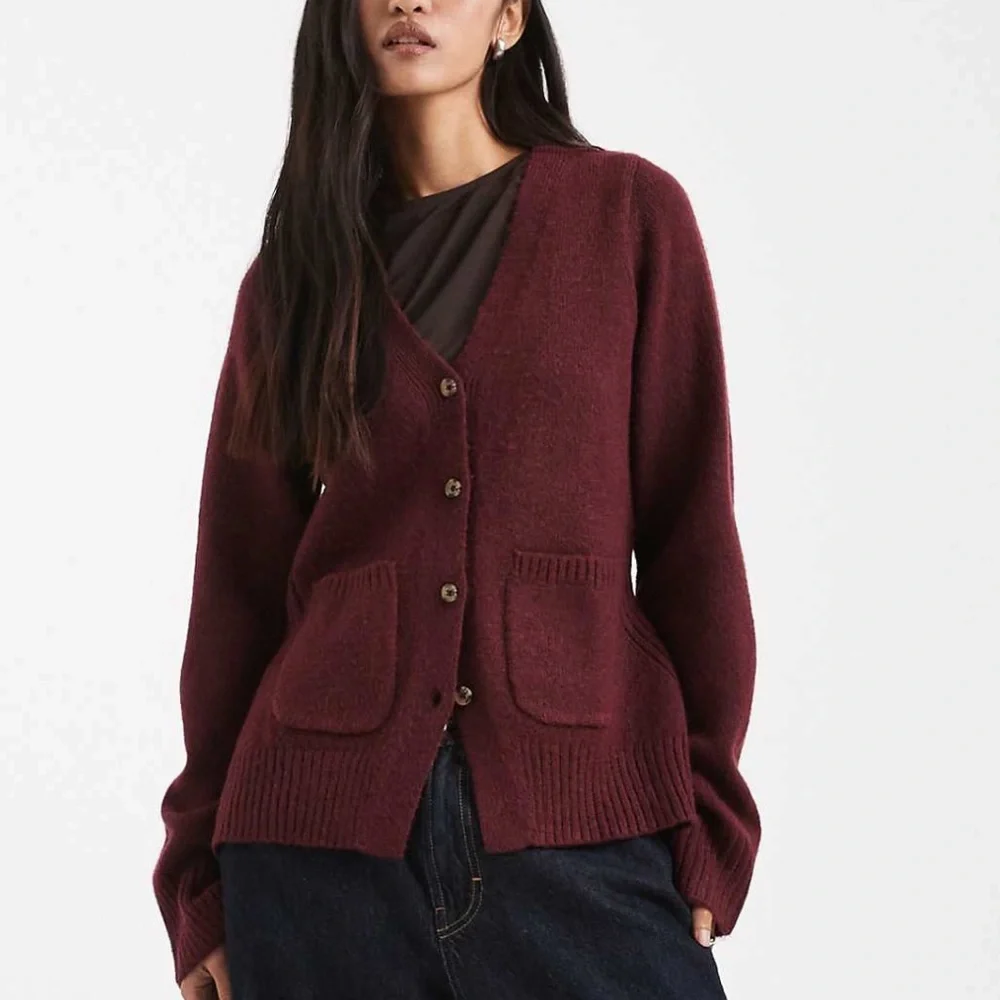 ASOS - burgundy v neck button front knit cardigan sweater with side pockets - Picture 4 of 6